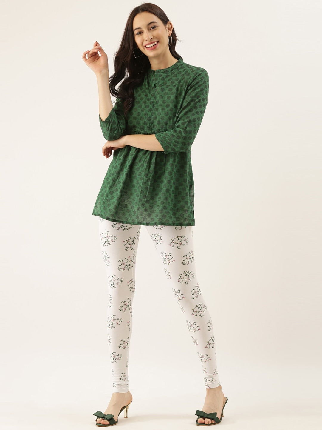 Souchii White & Green Printed Slim-Fit Ankle-Length Leggings