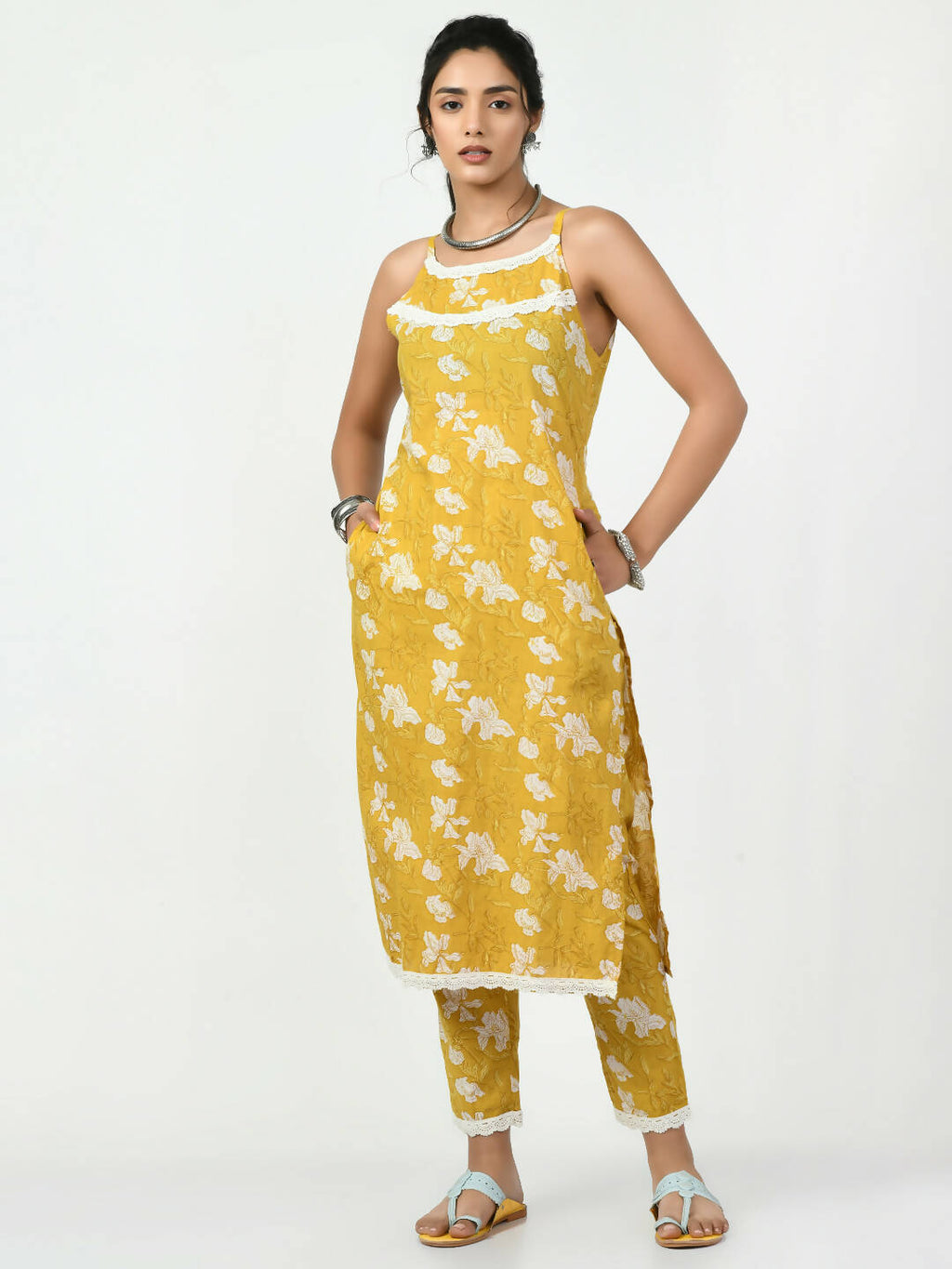 Myshka Women's Yellow Printed Kurta With Trouser