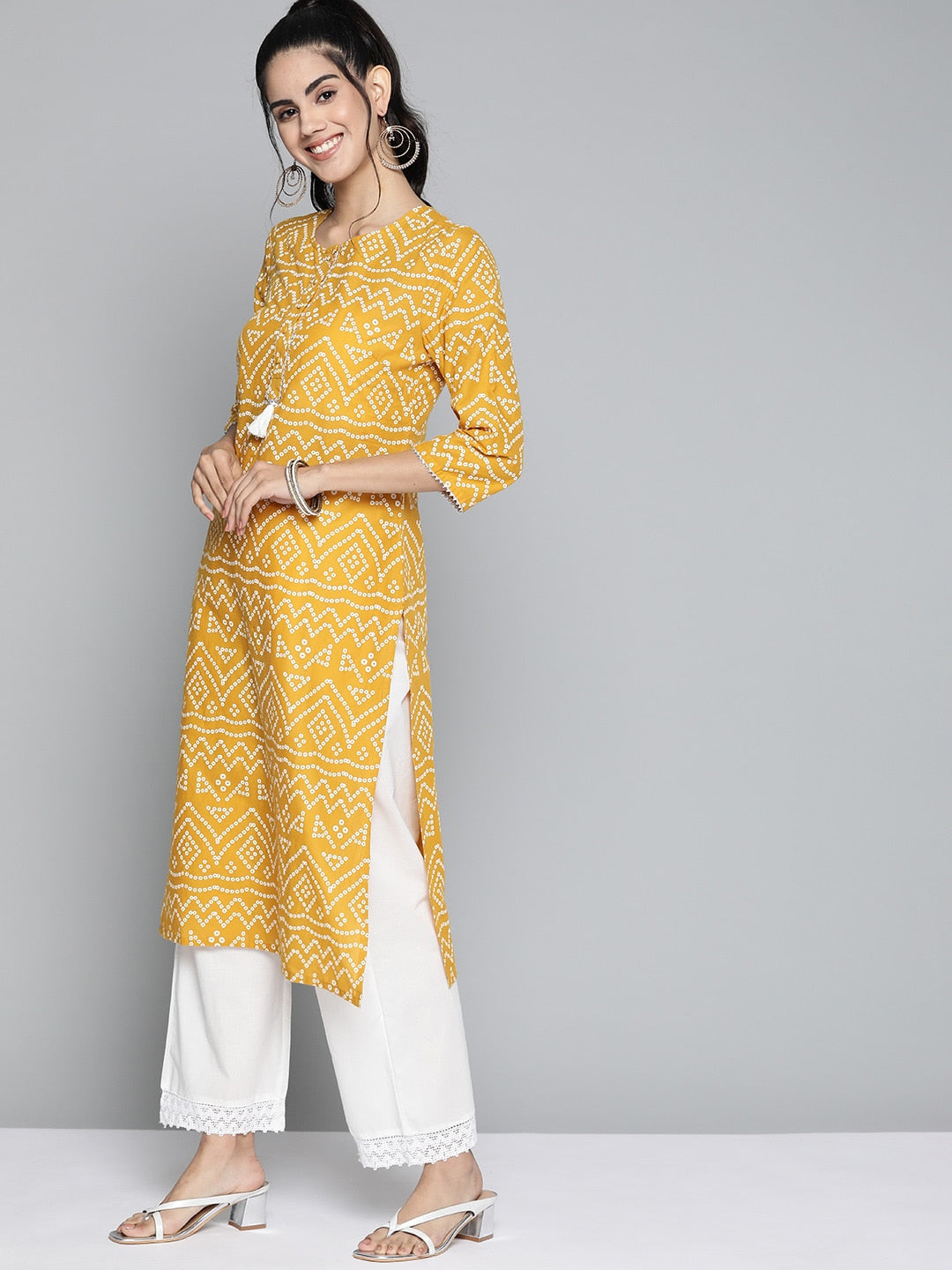 HERE&NOW Women Mustard Yellow & White Bandhani Printed Gotta Patti Kurta