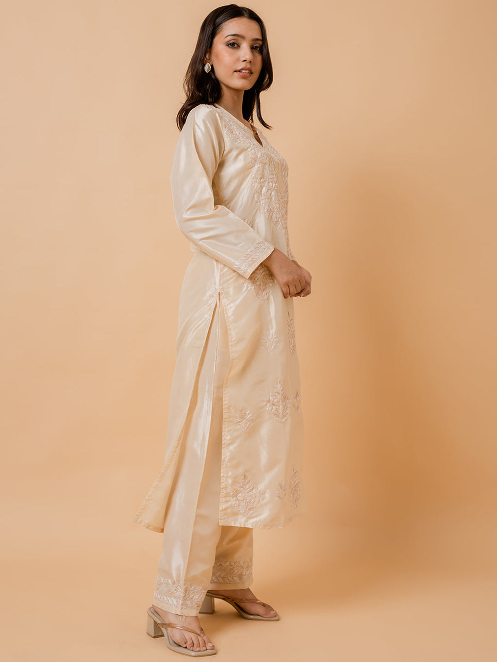HOUSE OF KARI Floral Embroidered Silk Chikankari Kurta