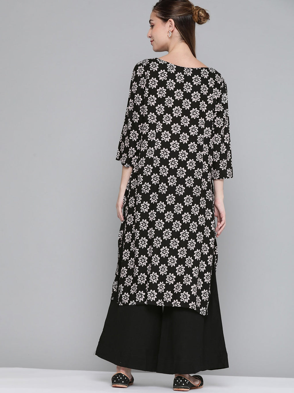 HERE&NOW Women Black & White Floral Printed Kurta