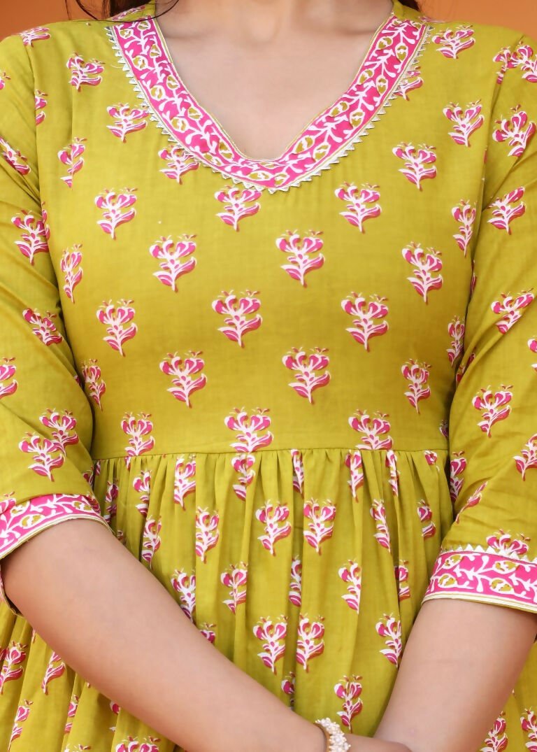 Alvano Printed Naira Cut Kurti Kurti with Pant and Dupatta Set for Women's and Girls Cotton