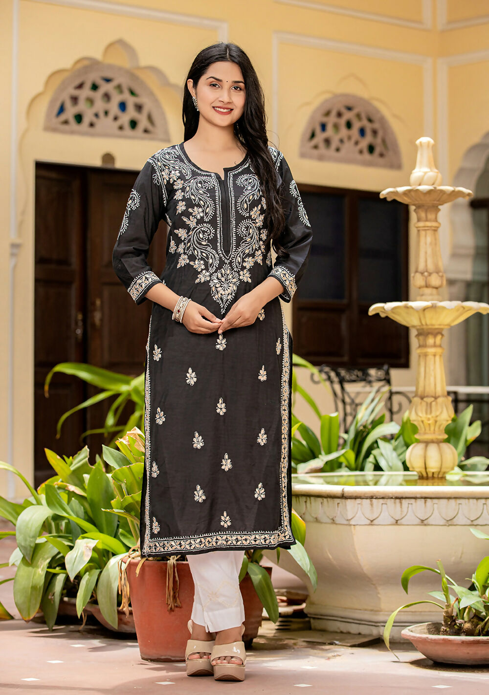 Kaajh Women's Black Chikhankari Embroidered Kurta Pant Set