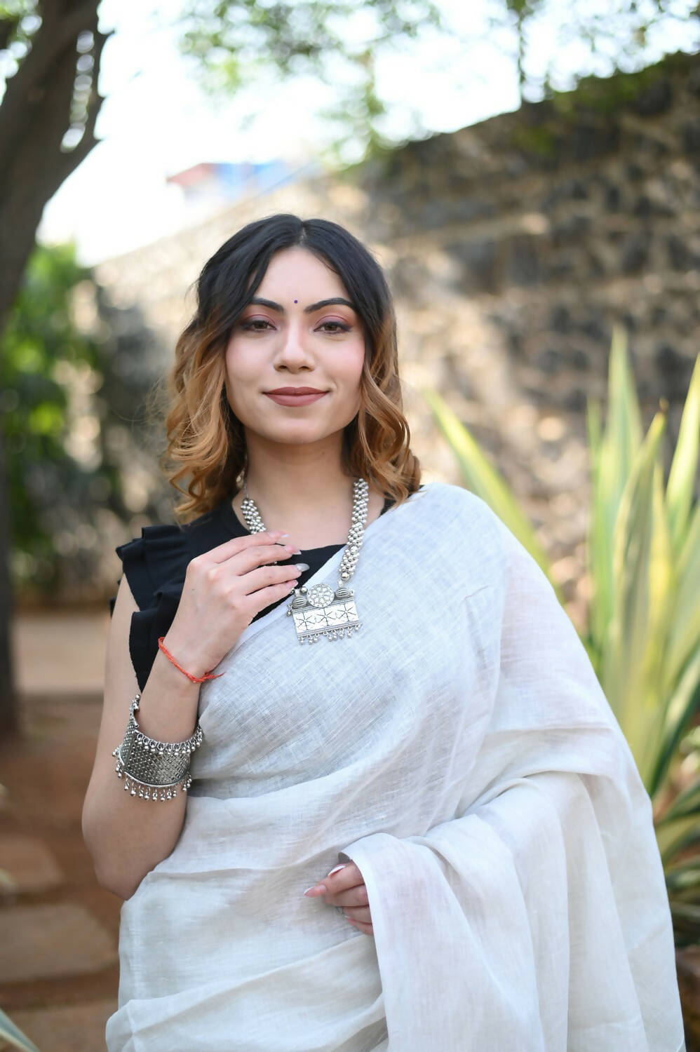 Very Much Indian Pure Linen Saree With Sleek Border And Exclusive Design - Grey
