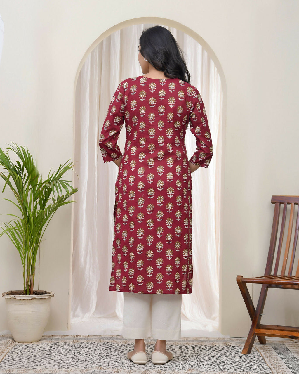 Vaasva Women Maroon Cotton Printed Straight Kurti With Pant
