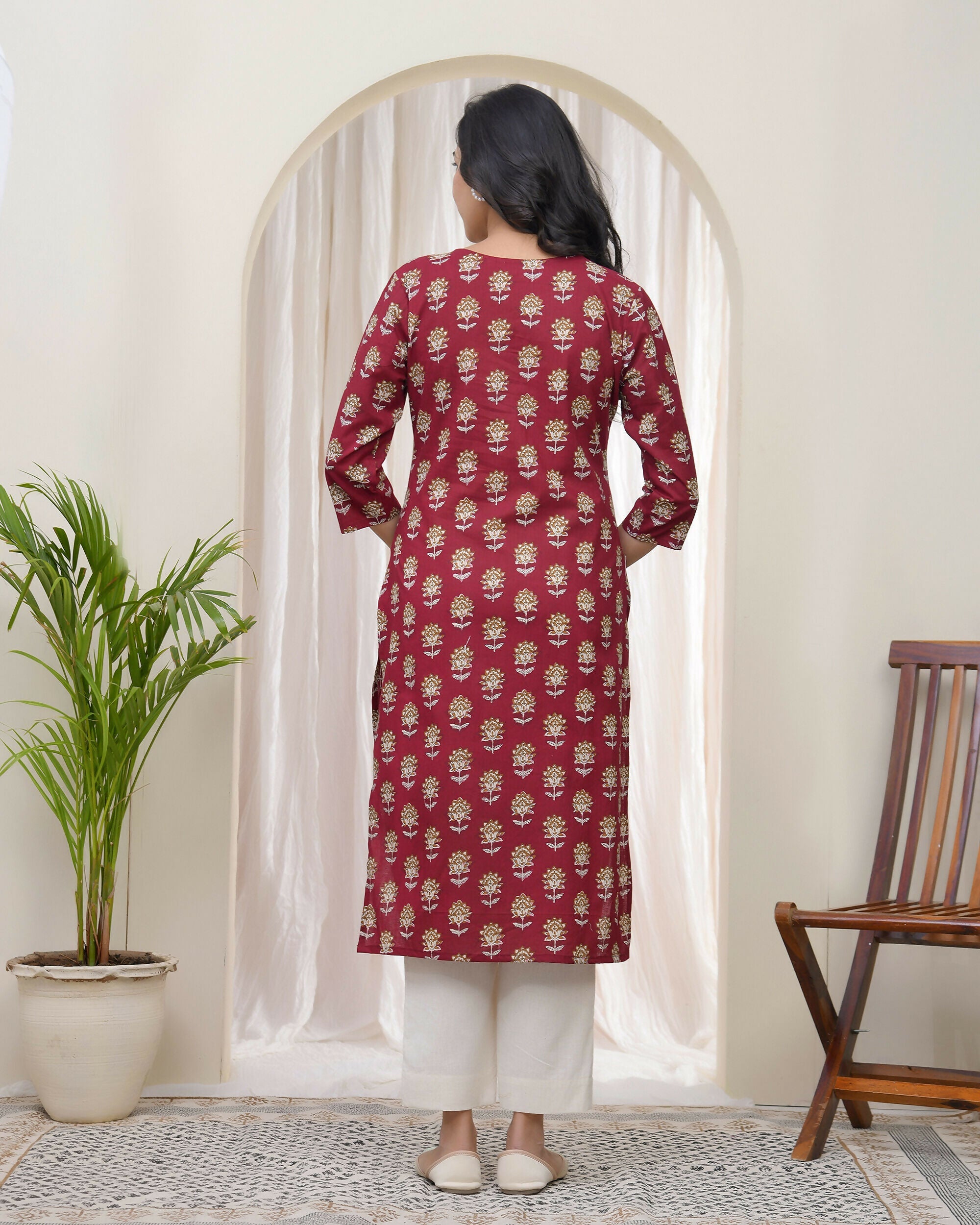 Vaasva Women Maroon Cotton Printed Straight Kurti With Pant