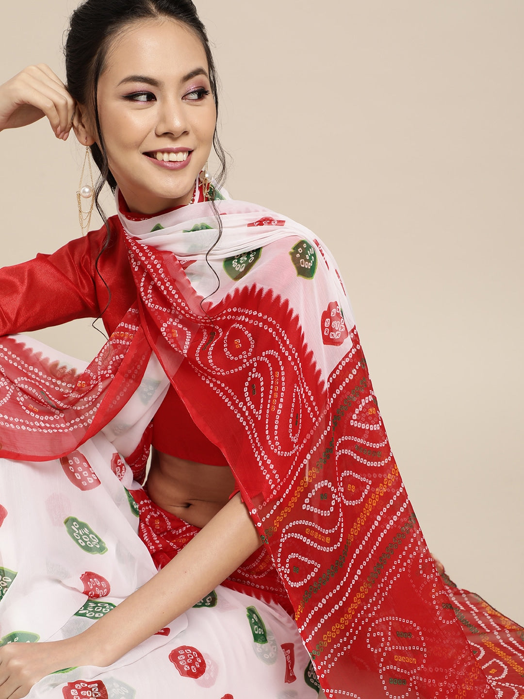 Saree Mall Geometric Poly Chiffon Saree with Printed border