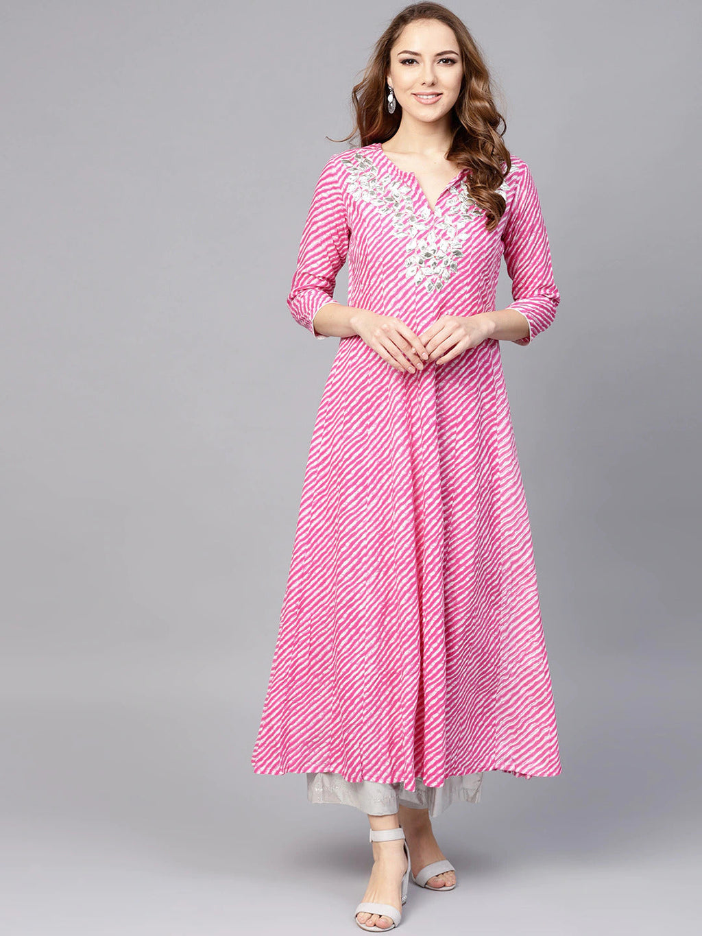 Yufta Women Pink & White Lehariya Print Anarkali Kurta