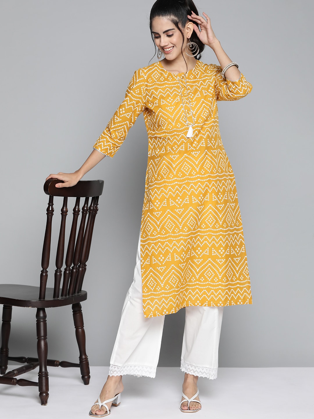 HERE&NOW Women Mustard Yellow & White Bandhani Printed Gotta Patti Kurta