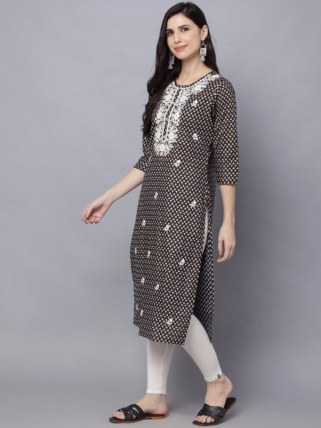 HERE&NOW Women Geometric Yoke Design Thread Work Kurta