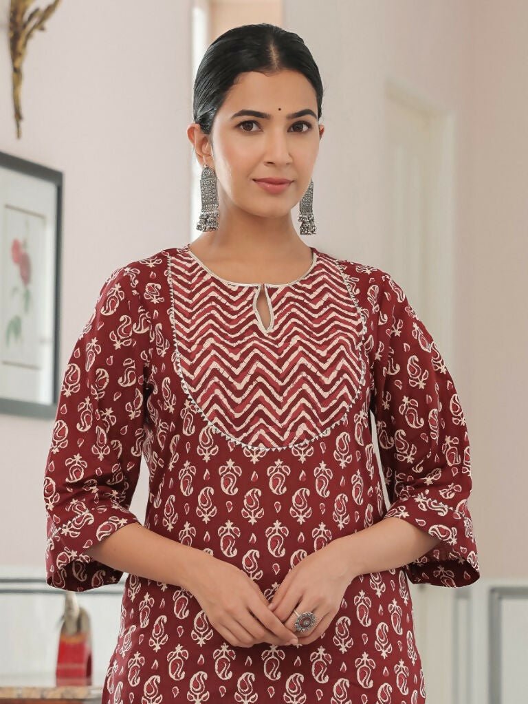 Aramya Straight Soft Cotton Block Print Women's Kurta Set - Brown