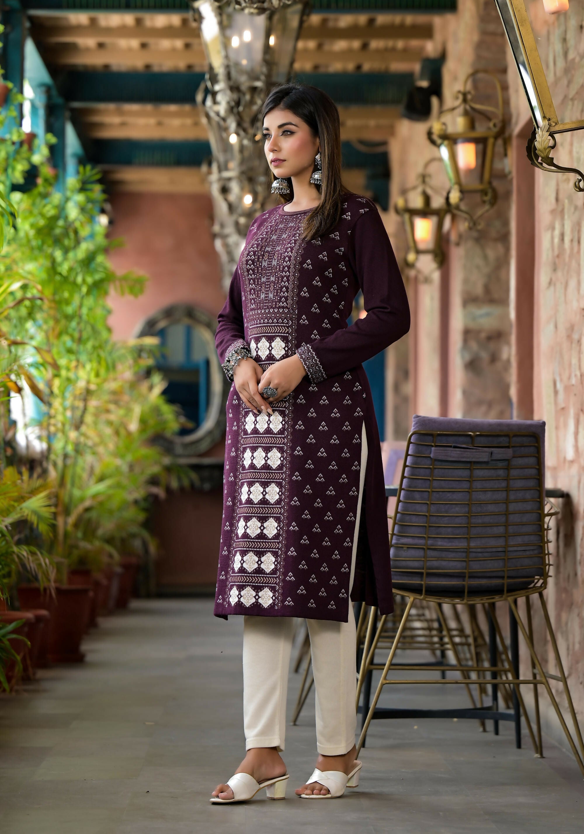 Juniper Women's Mauve Ethnic Motif Printed Polycotton Straight Round Neck Women Kurta