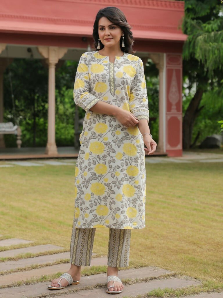 Aramya Straight Soft Cotton Floral Print Women's Kurta - Yellow