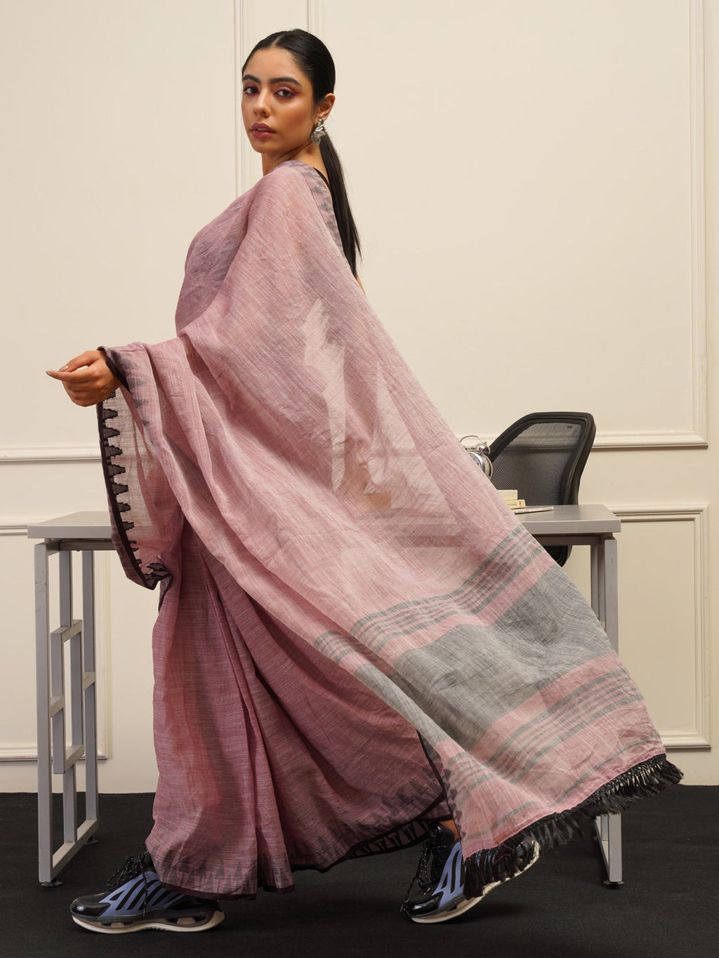 Tikhi Imli Woven Design Cotton Saree