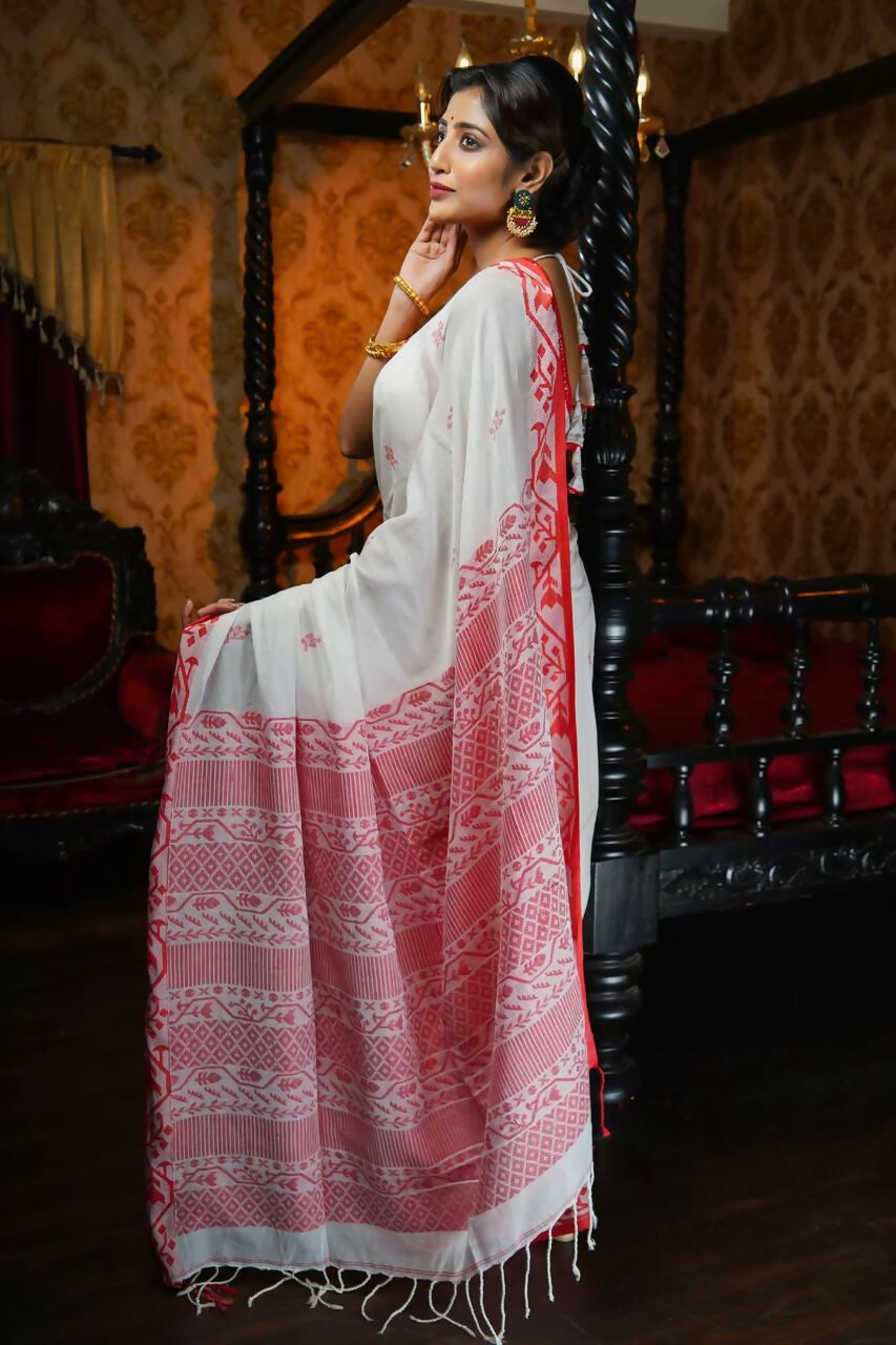 Exclusive Collection Beautiful Musrise White Pure Cotton Hand Weaving Handloom Saree With Running Blouse Piece