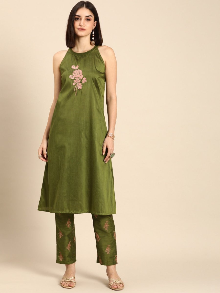 All About You Women Green Floral Print Embroidered Regular Kurta with Trousers