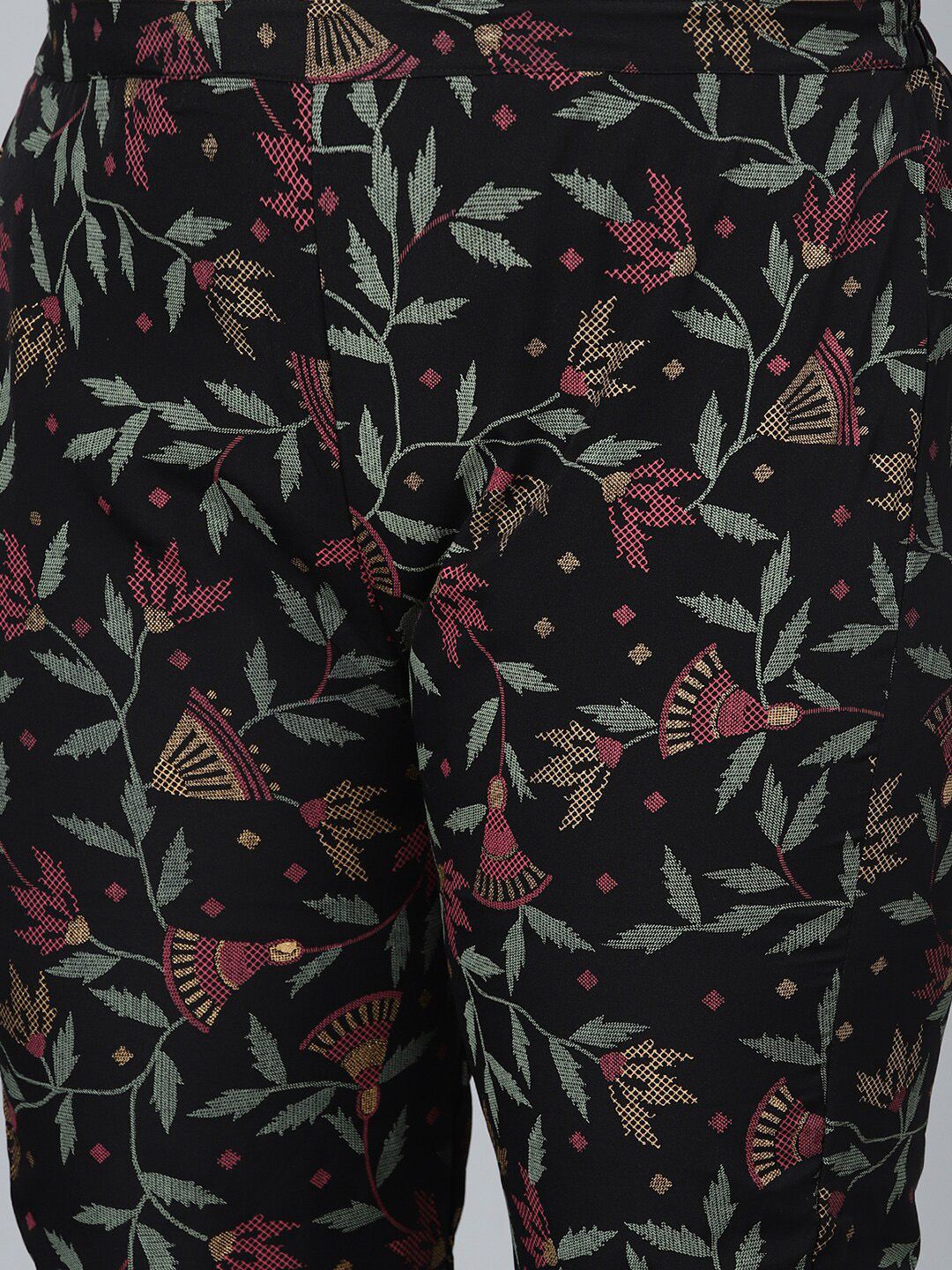 Sztori Floral Printed Round Neck Straight Kurta with Pant