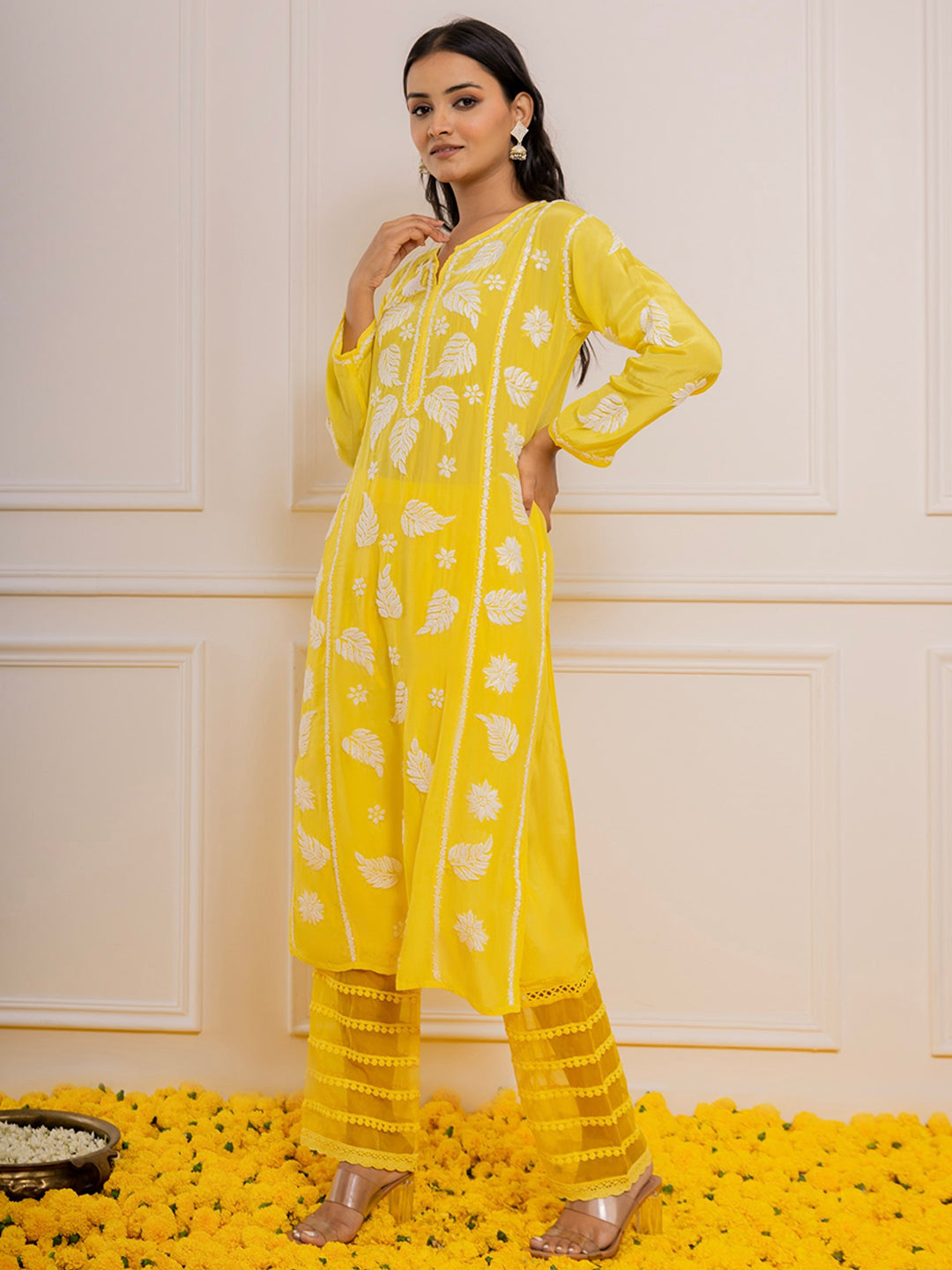 HOUSE OF KARI Floral Embroidered Chikankari Kurta