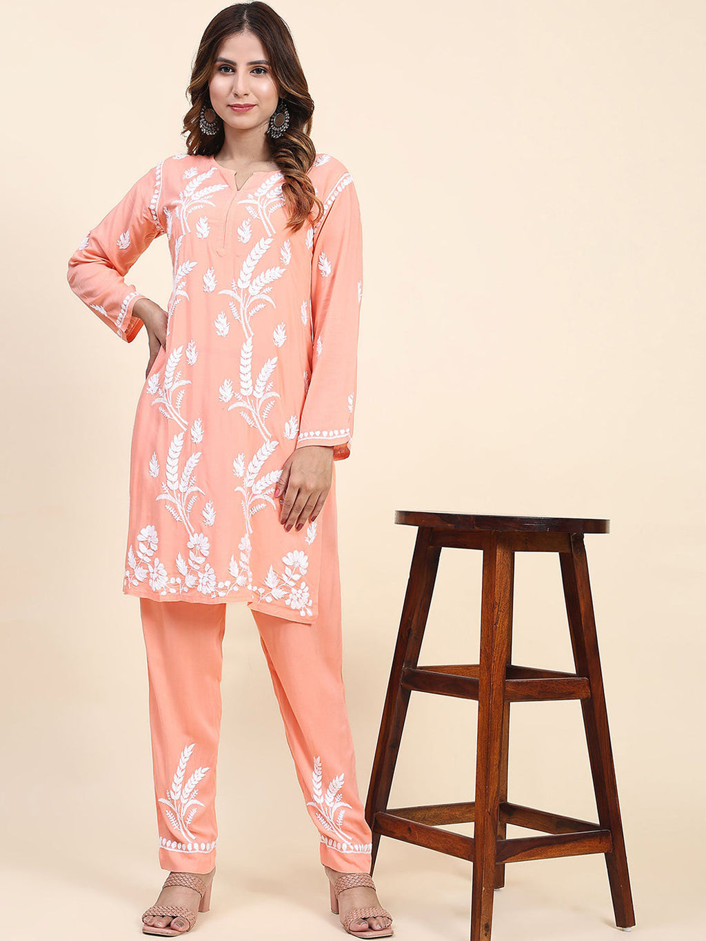 HOUSE OF KARI Floral Embroidered Chikankari Pure Cotton Kurta with Trousers