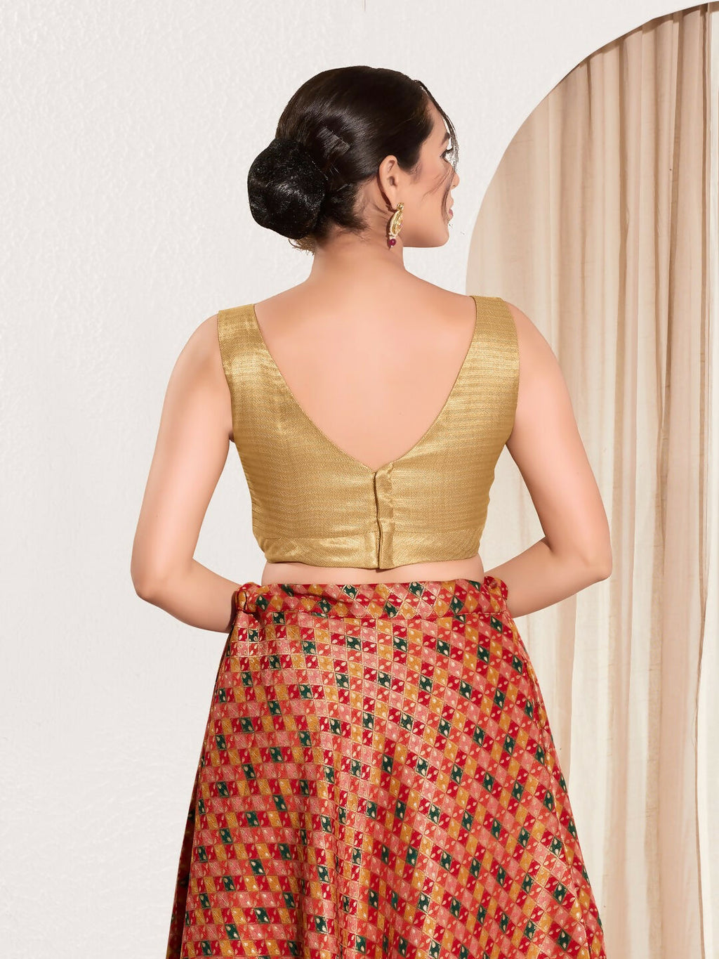 Joban Fashion Black Gold Mulberry Silk Padded Blouse With Sweetheart Neck Sleeveless