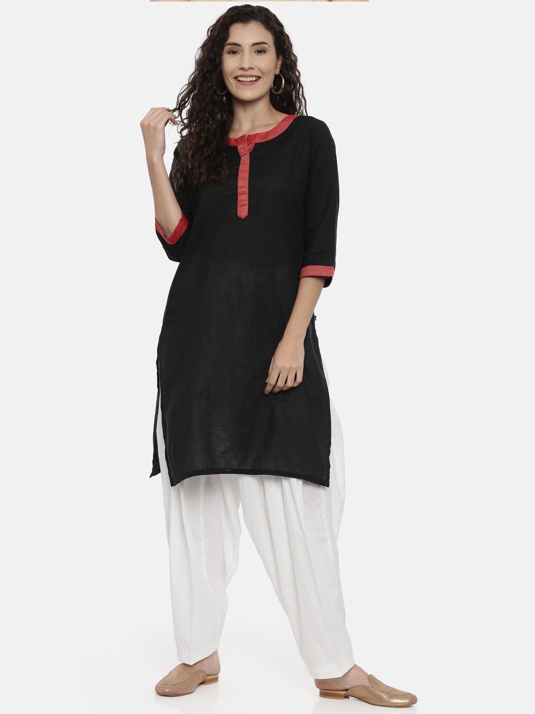 Souchii White Solid Loose-Fit Patiala
