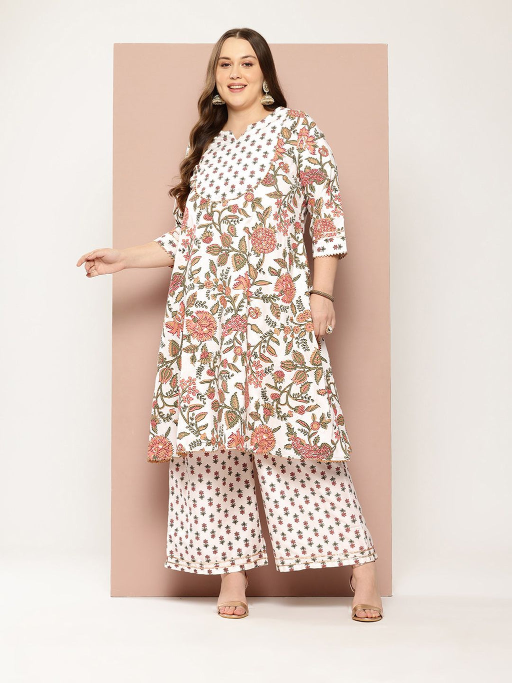 Sztori Plus Size Floral Printed Regular Gotta Patti Kurta with Palazzos