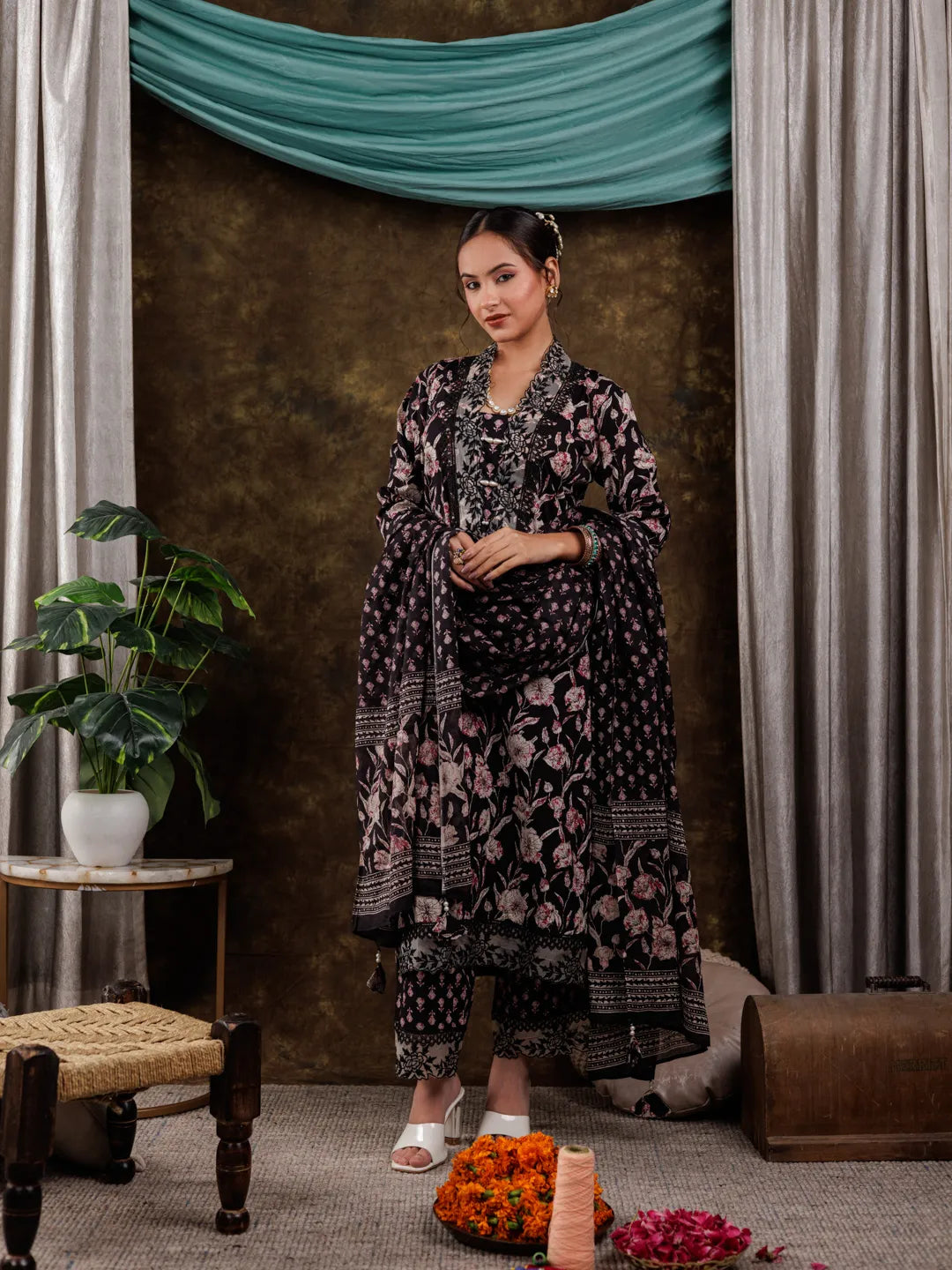 Yufta Black Floral Print Pure Cotton Beads Straight Kurta Dupatta Set With Lace Detailing