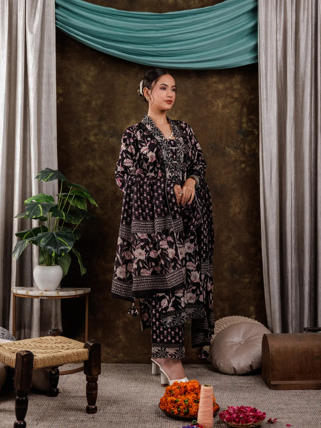 Yufta Black Floral Print Pure Cotton Beads Straight Kurta Dupatta Set With Lace Detailing