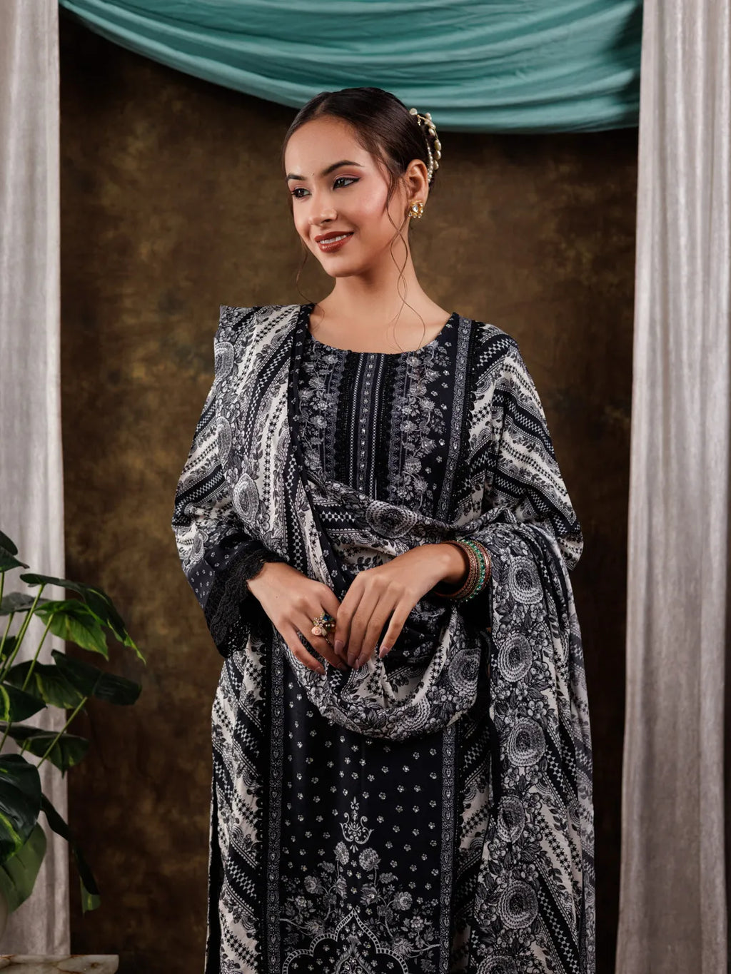 Yufta Black Hand Embroidery Silk Straight Kurta And Trouser With Dupatta Set