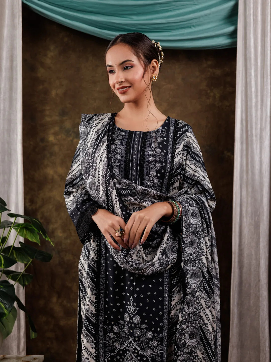 Yufta Black Hand Embroidery Silk Straight Kurta And Trouser With Dupatta Set