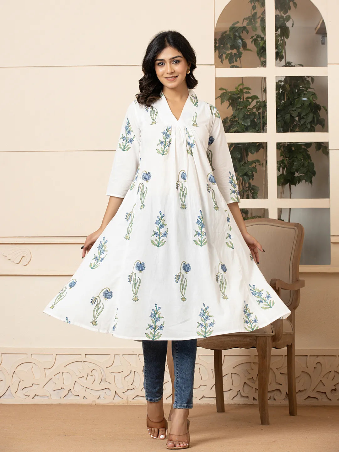Yufta Blue & White Cotton Floral Print Aline Kurta