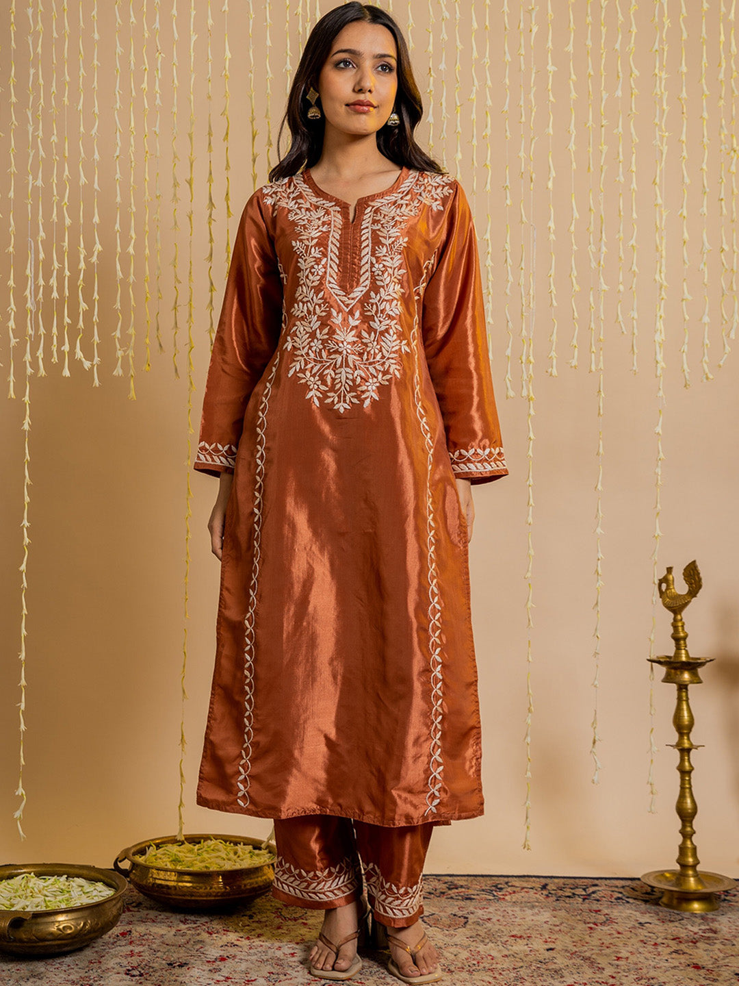 HOUSE OF KARI Floral Embroidered Silk Chikankari Kurta
