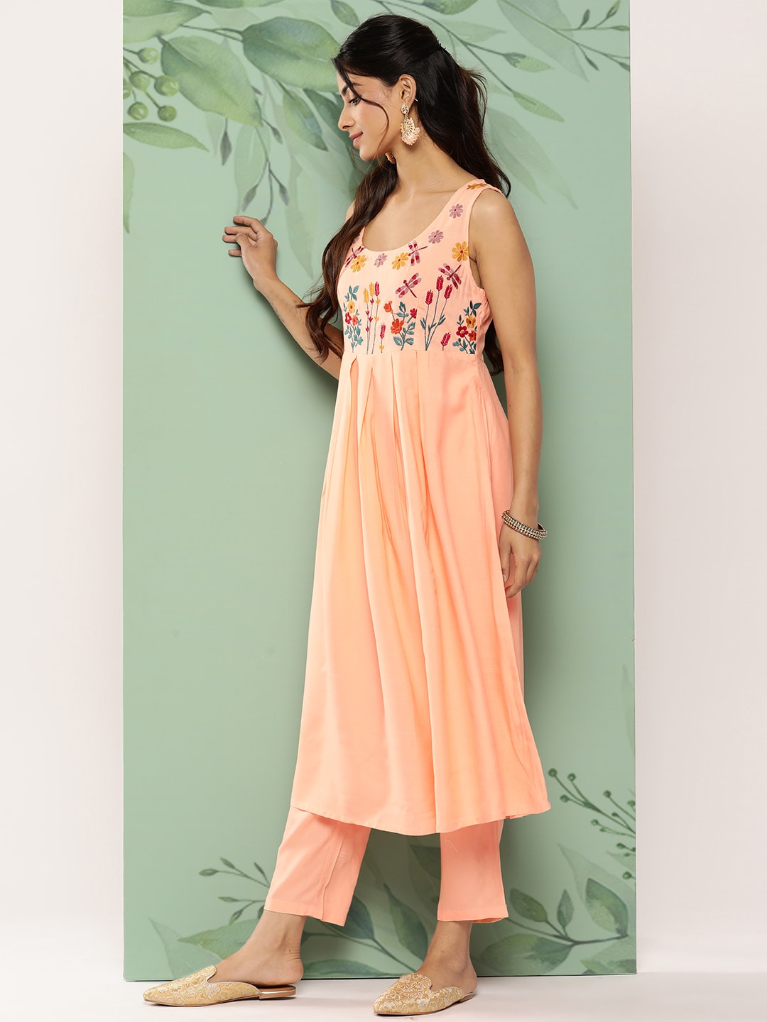 HERE&NOW Women Floral Yoke Design Pleated Thread Work Kurta with Trousers & Dupatta