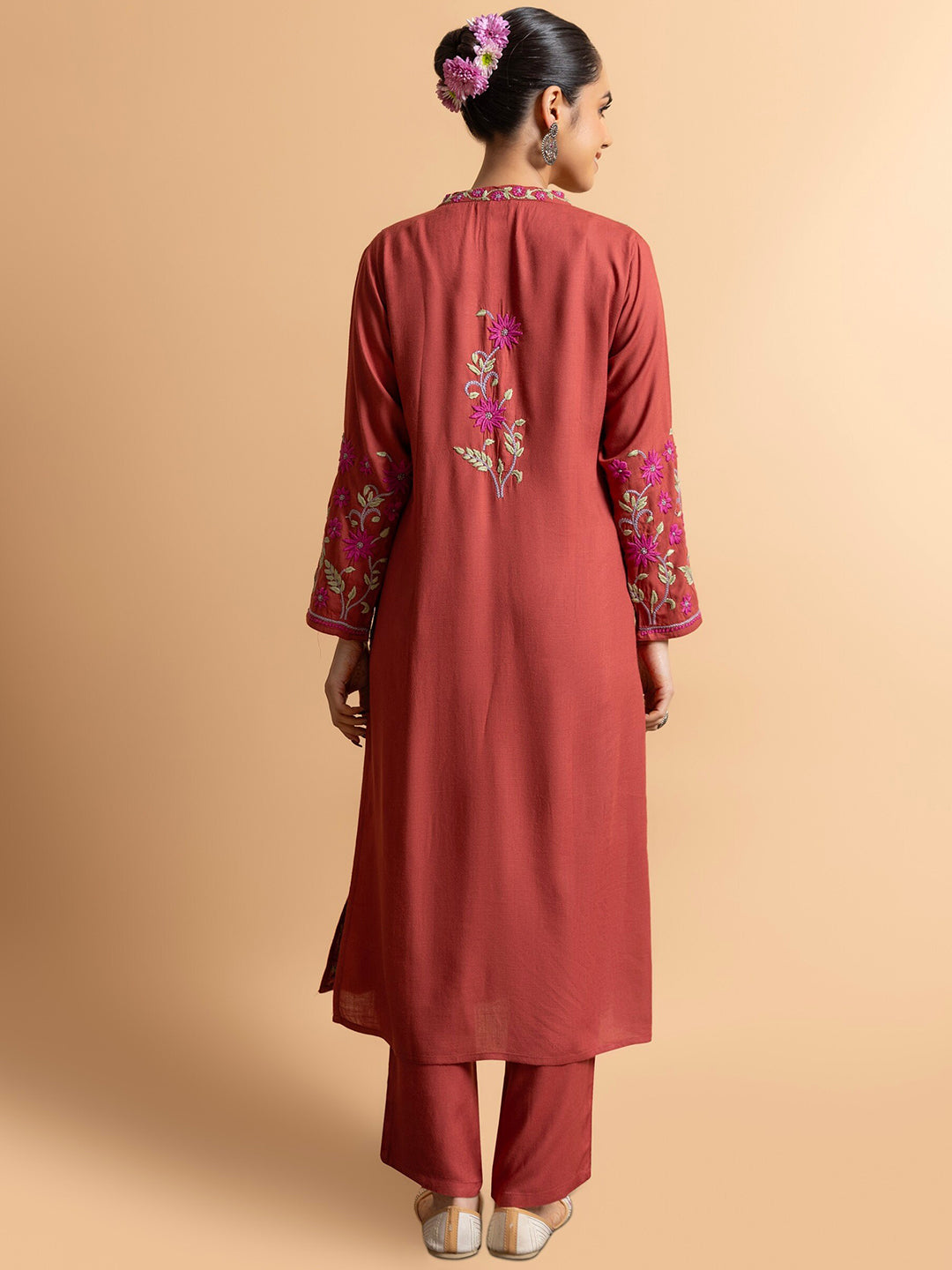 HOUSE OF KARI Floral Embroidered Regular Chikankari Kurta with Trousers