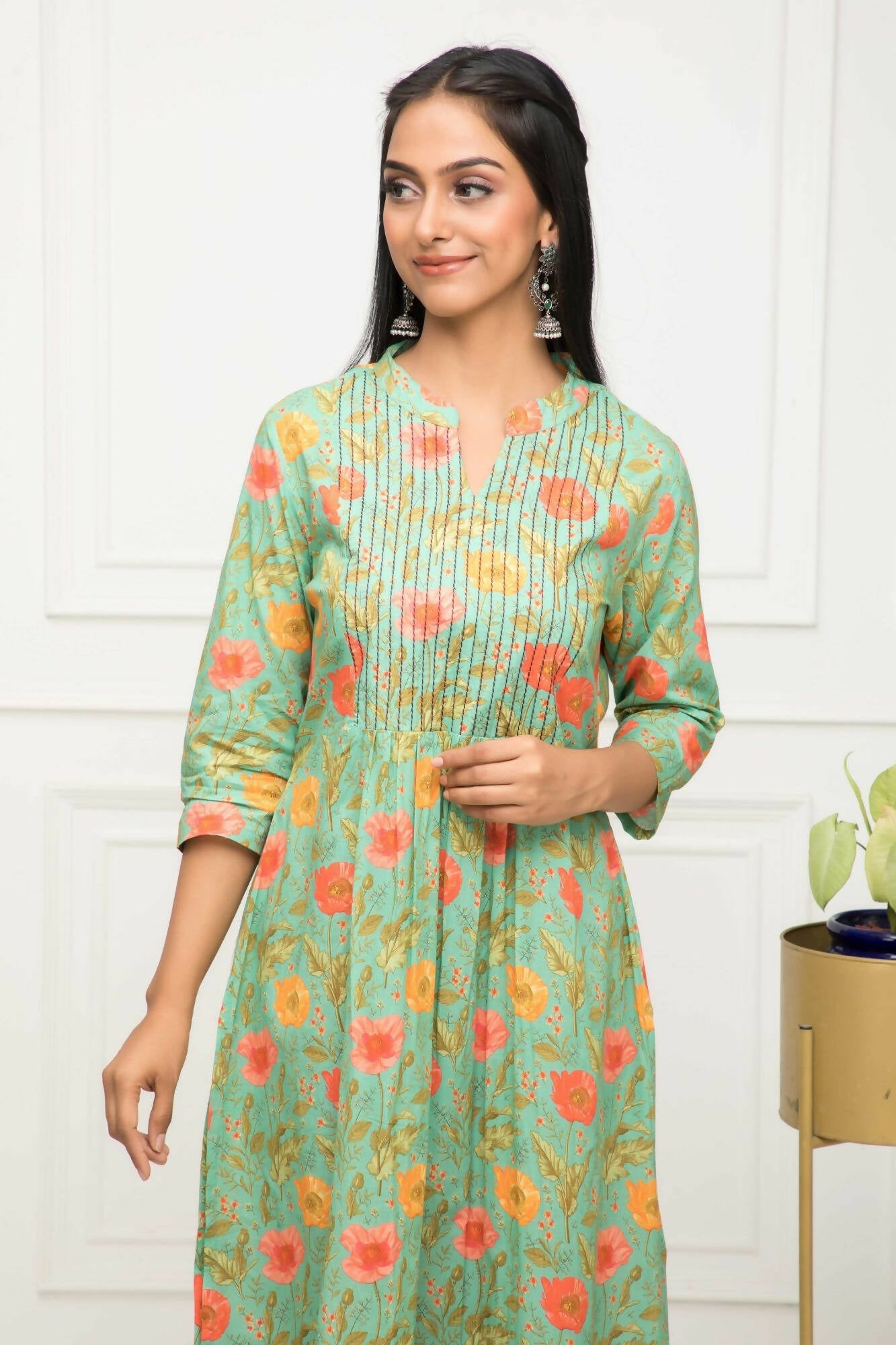 Myshka Women Green Floral Rayon A-Line Round Neck Kurtas