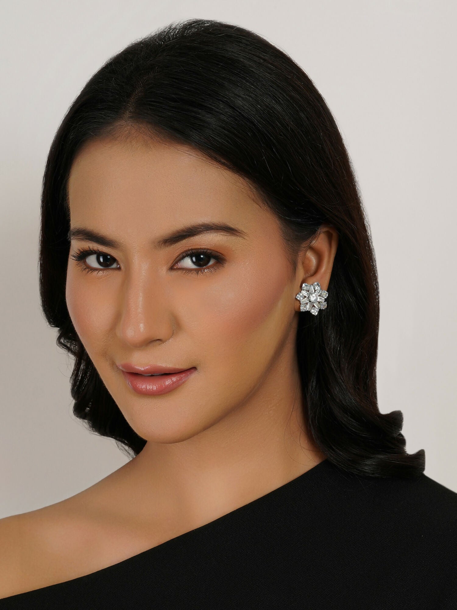 stone stud (white) - Ruby Raang