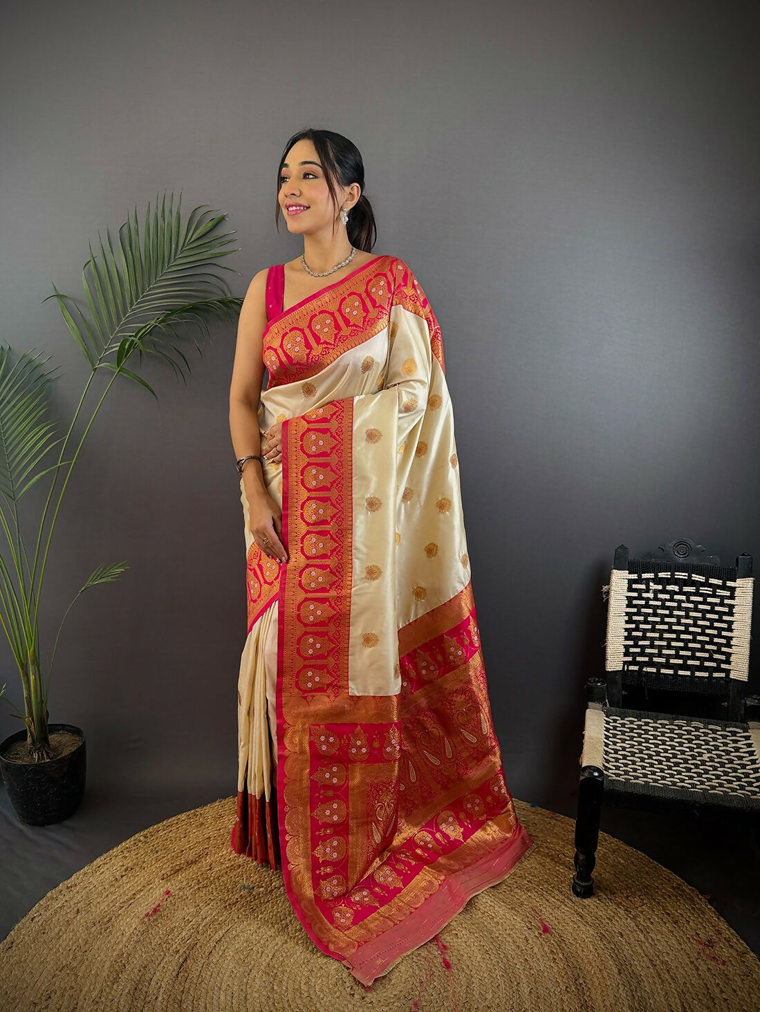 Joban Fashion Red Butti Banarasi Silk Sarees
