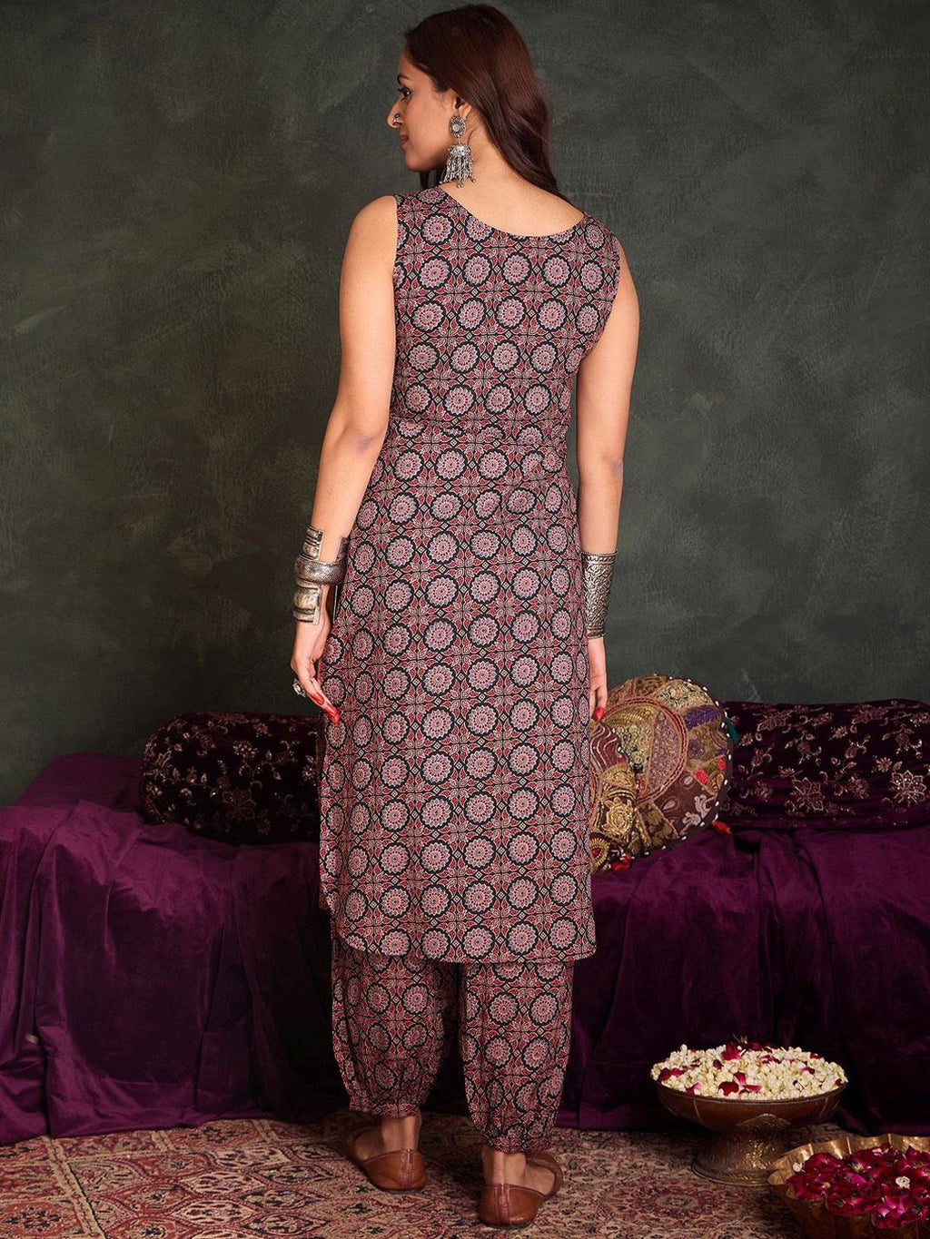 Indo Era Floral Printed V-Neck Pure Cotton Straight Kurta With Salwar