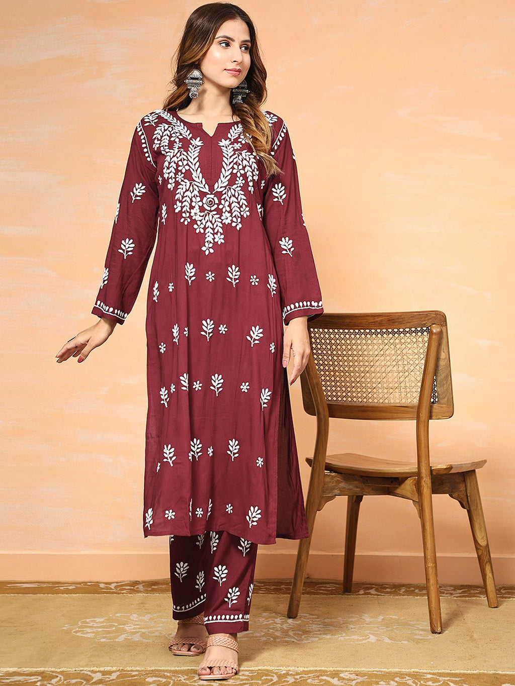HOUSE OF KARI Floral Embroidered Chikankari Pure Cotton Straight Kurta With Trousers