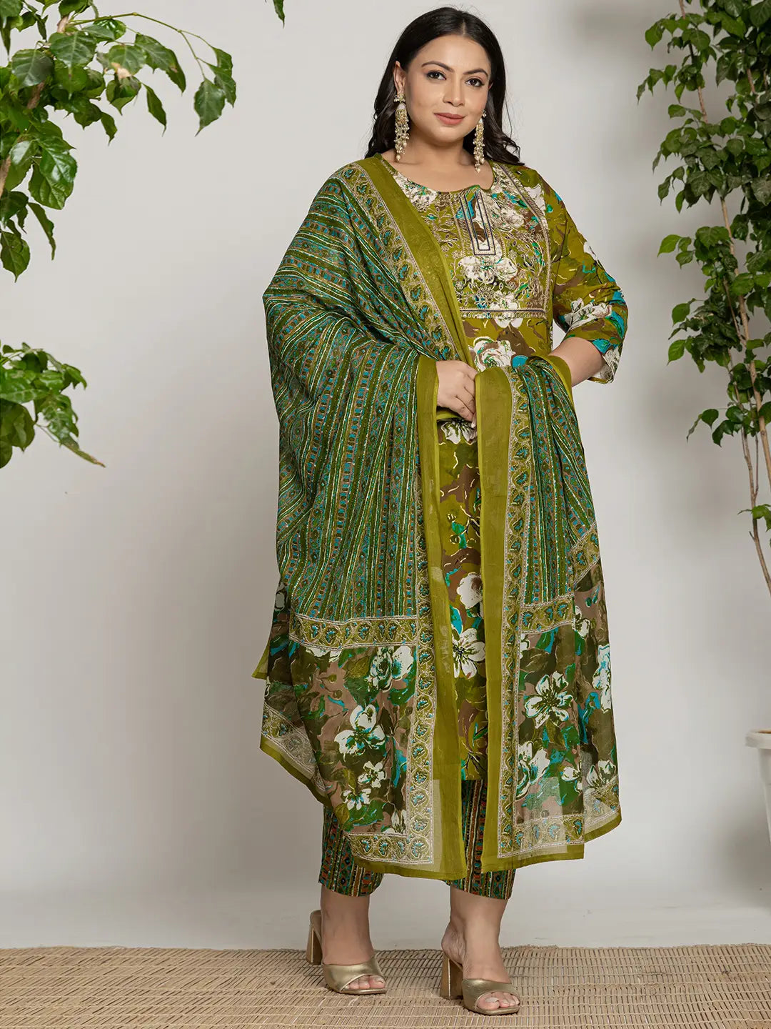 Yufta Cotton Green Embroidered Plus Size Kurta Dupatta Set