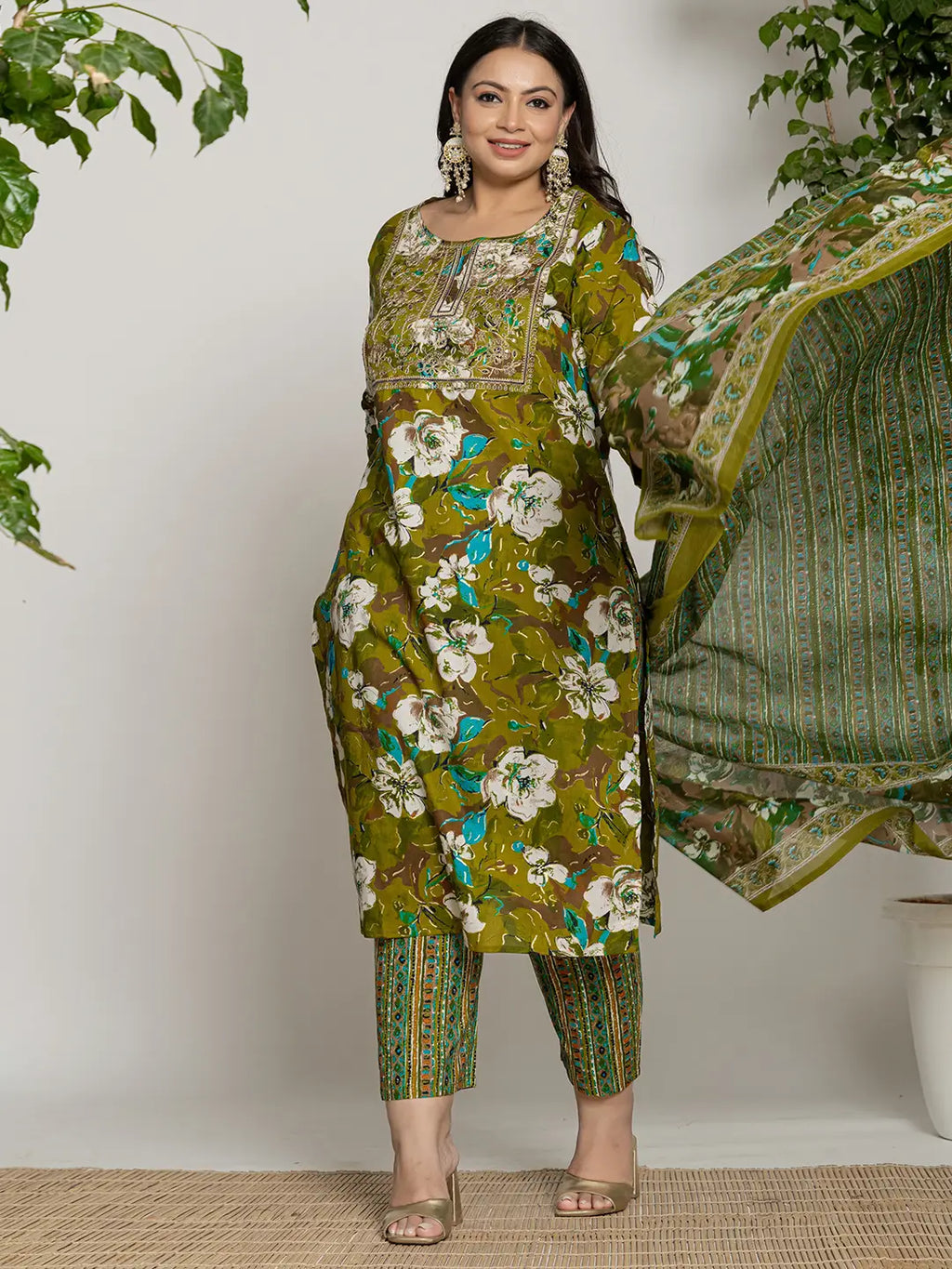 Yufta Cotton Green Embroidered Plus Size Kurta Dupatta Set