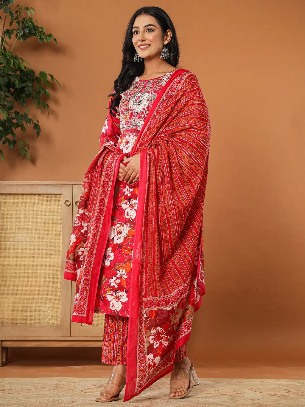 Yufta Cotton Pink Embroidered Kurta Dupatta Set
