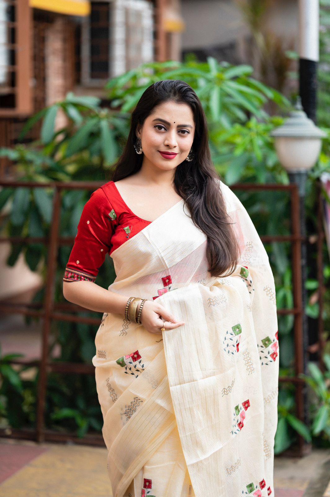 Cream Silk Blend Ethnic Motifs Saree with Unstitched Blouse - Hiral Fashion