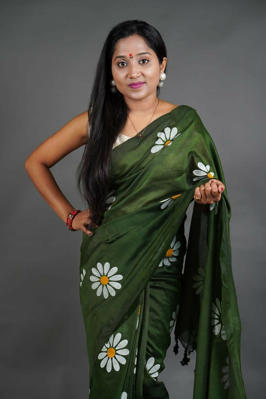 Exclusive Collection Deep Green Pure Cotton Saree With Sunflower Design