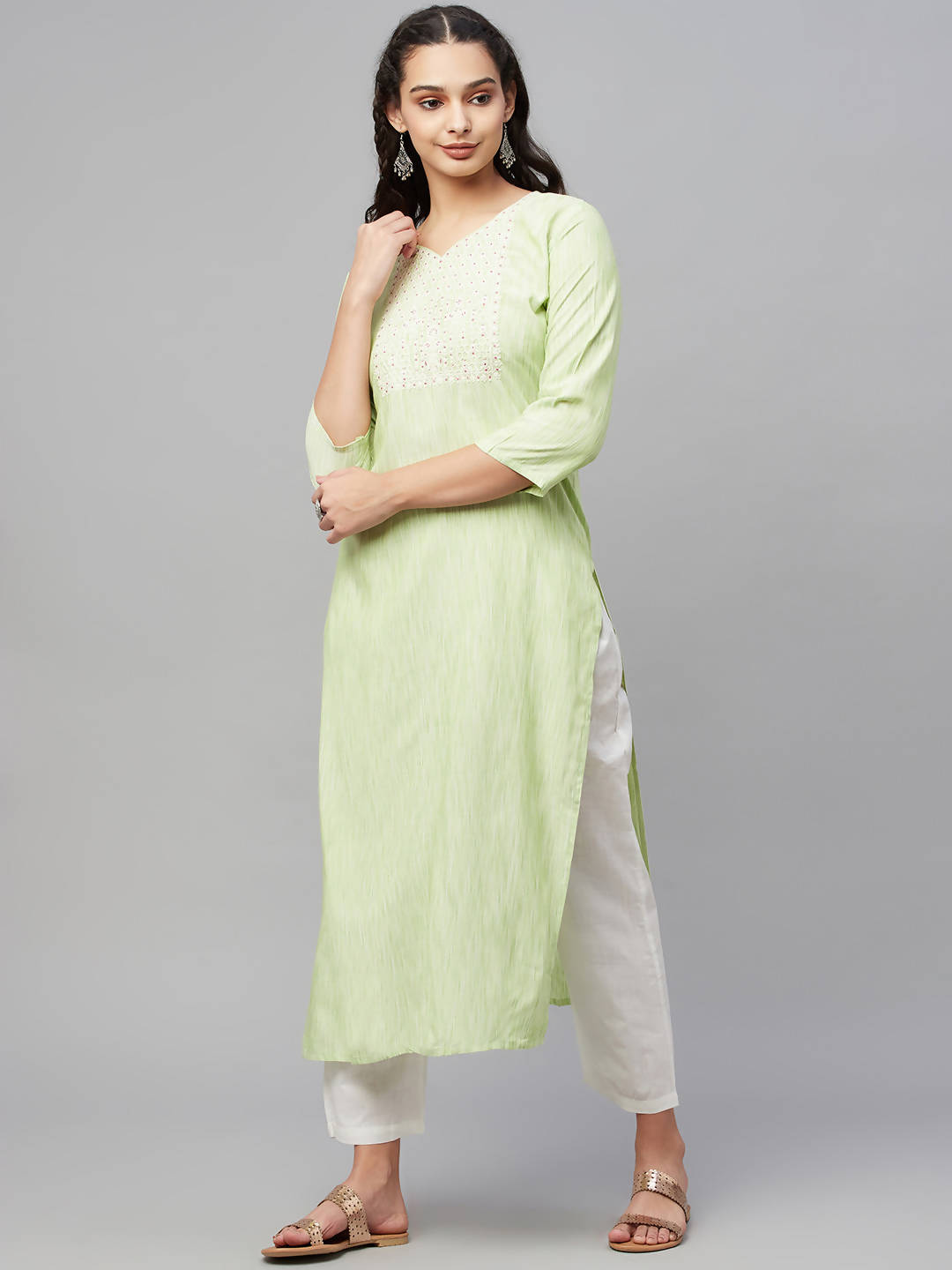 Myshka Green Embroidered 3/4 Sleeve V Neck Kurta Pant Dupatta Set