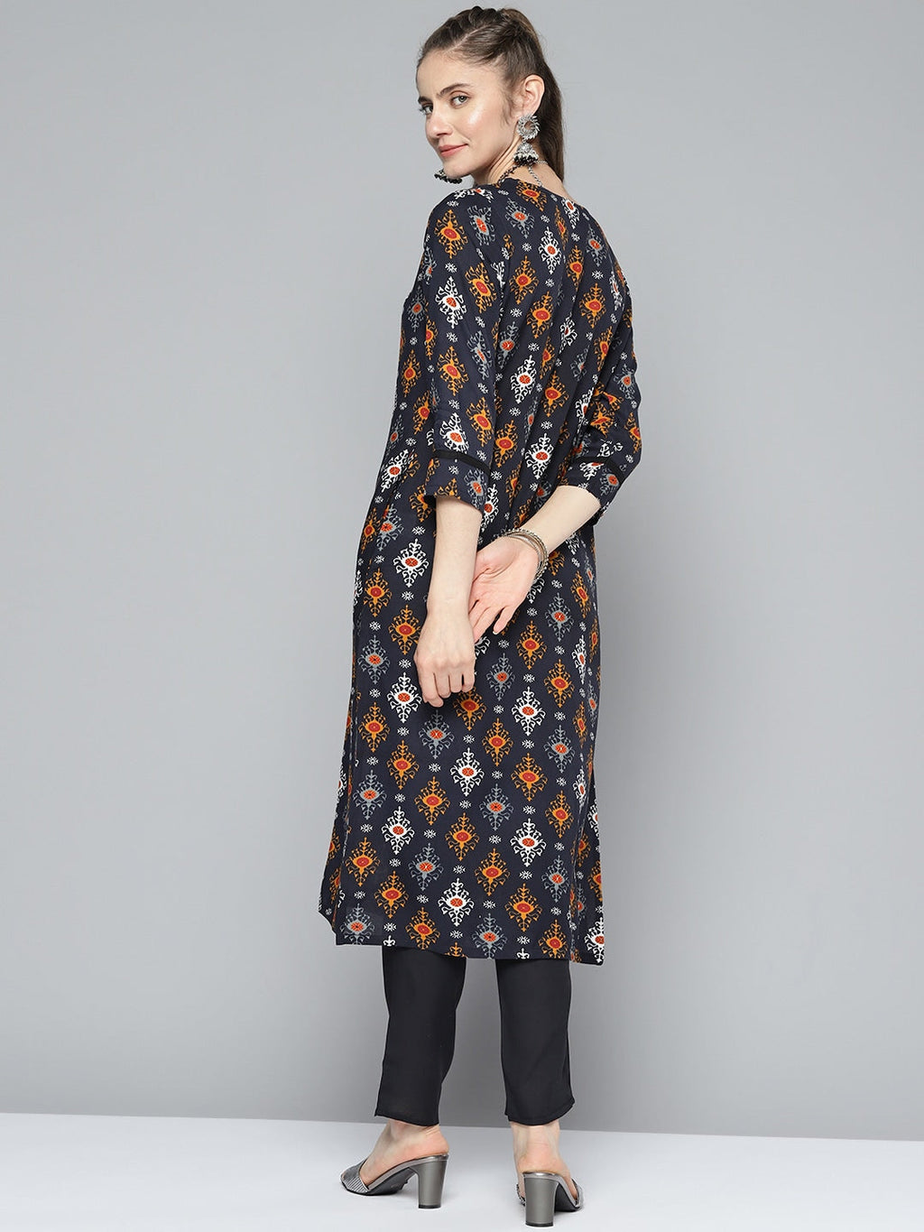 HERE&NOW Women Ethnic Motifs Printed Kurta with Trousers
