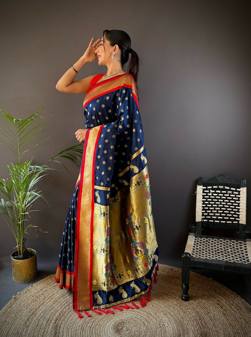 Joban Fashion Red Butti Kanchipuram silk Sarees