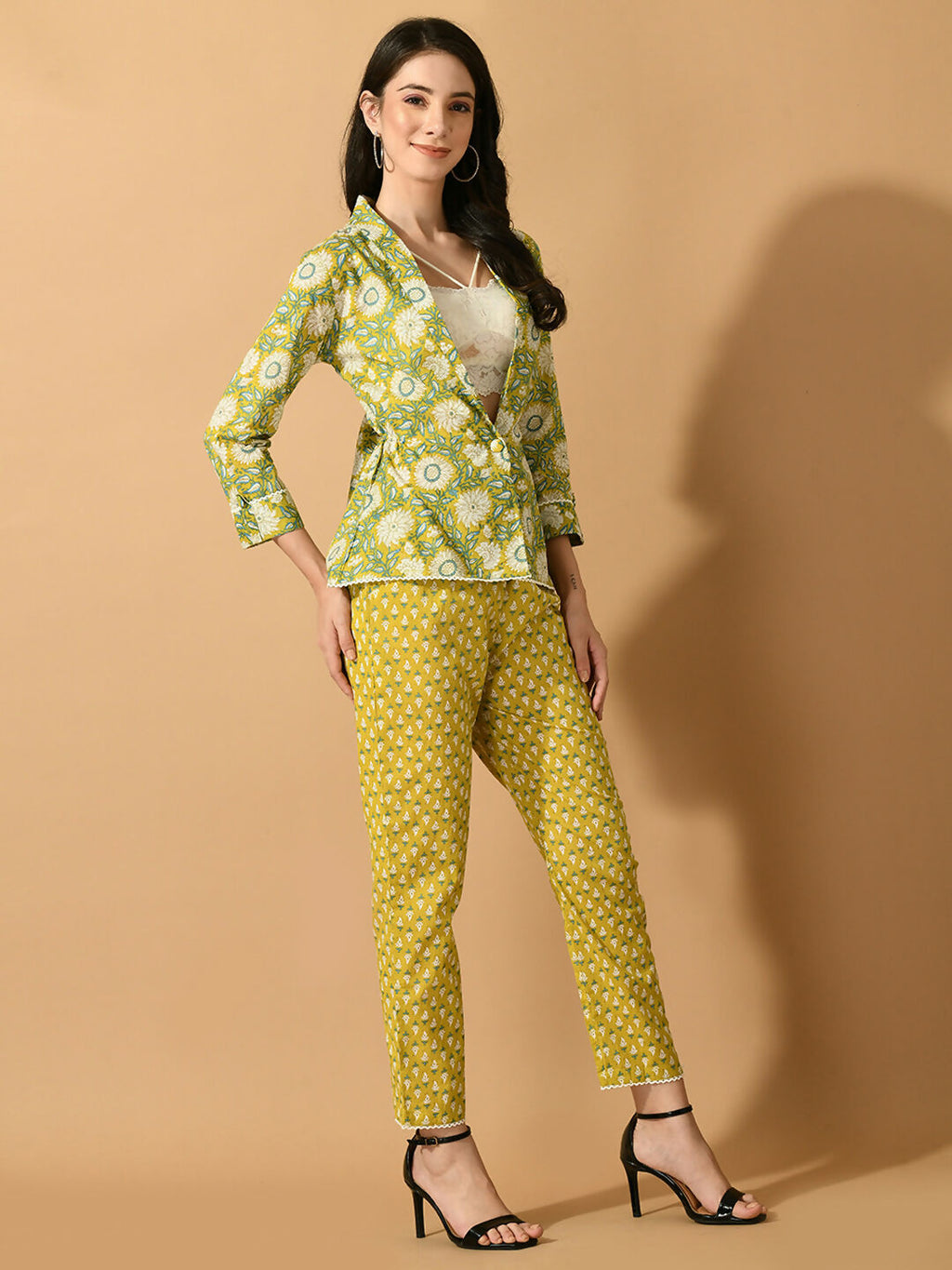 Myshka Women's Multi Printed Coat With Trousers