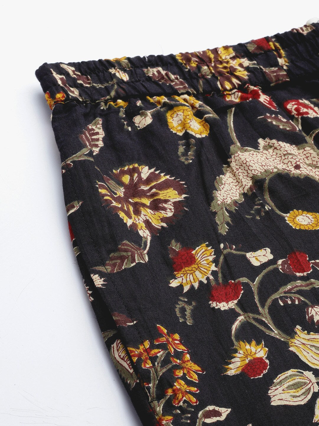InWeave Women's Black Kalamkari Coord Set With Belt