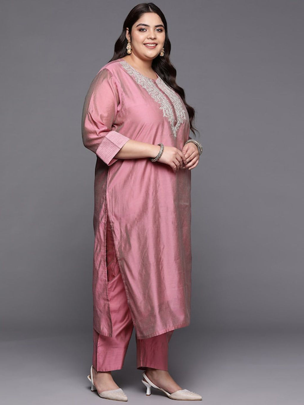 Sztori Plus Size Floral Embroidered Regular Chanderi Silk Kurta & Trousers With Dupatta